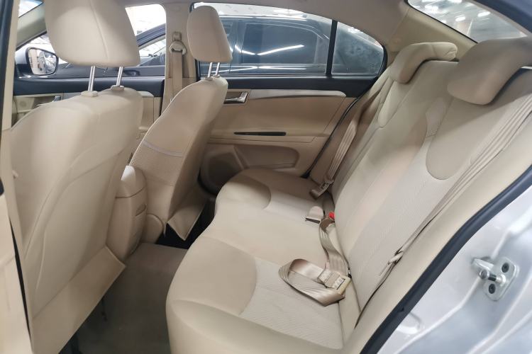 Used Roewe 350 2014 1.5L Automatic Xunda Edition Interior 5