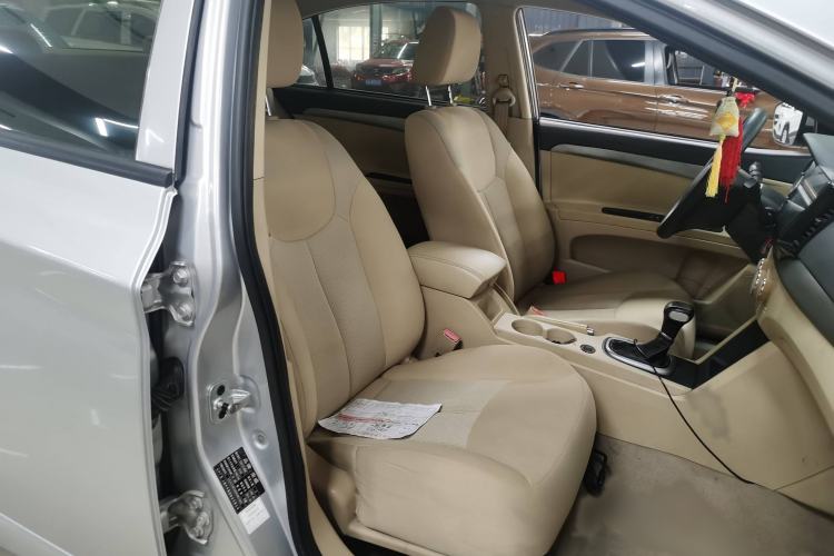 Used Roewe 350 2014 1.5L Automatic Xunda Edition Interior 7