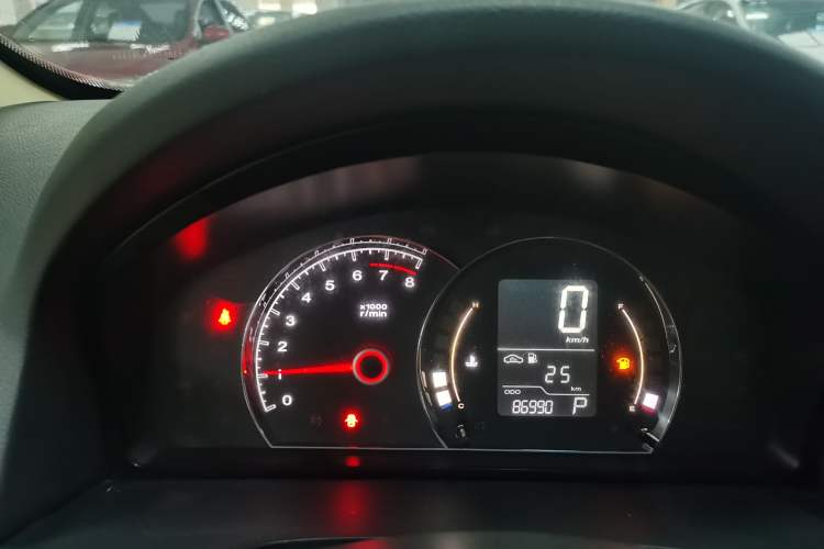 Used Roewe 350 2014 1.5L Automatic Xunda Edition Odometer Close Up