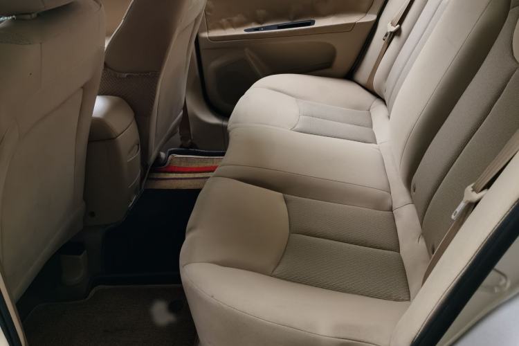 Used Roewe 350 2014 1.5L Manual Xunchi Edition Interior 3