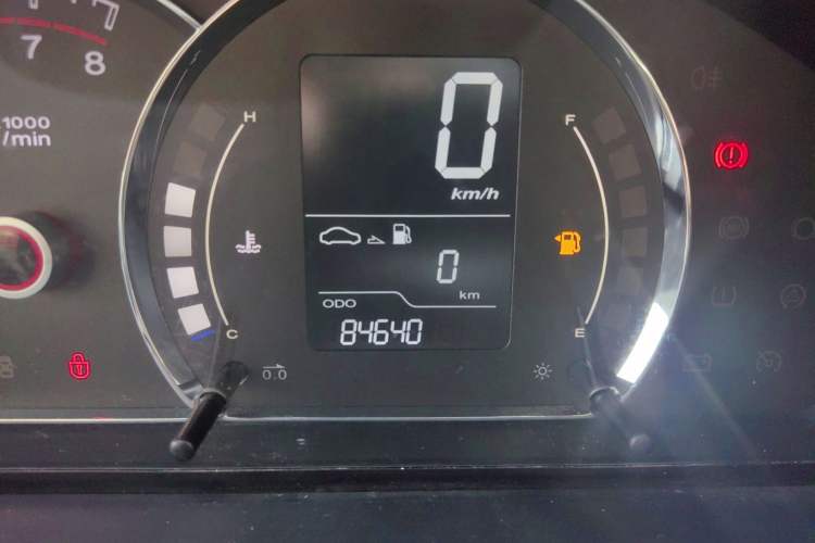 Used Roewe 350 2013 350S 1.5L Manual Xunchi Edition Odometer Close Up