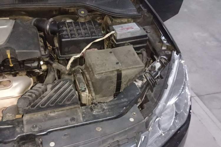 Used Roewe 350 2010 350C 1.5L Automatic Xunyi Edition Engine Bay Left