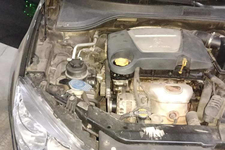 Used Roewe 350 2010 350C 1.5L Automatic Xunyi Edition Engine Bay Right