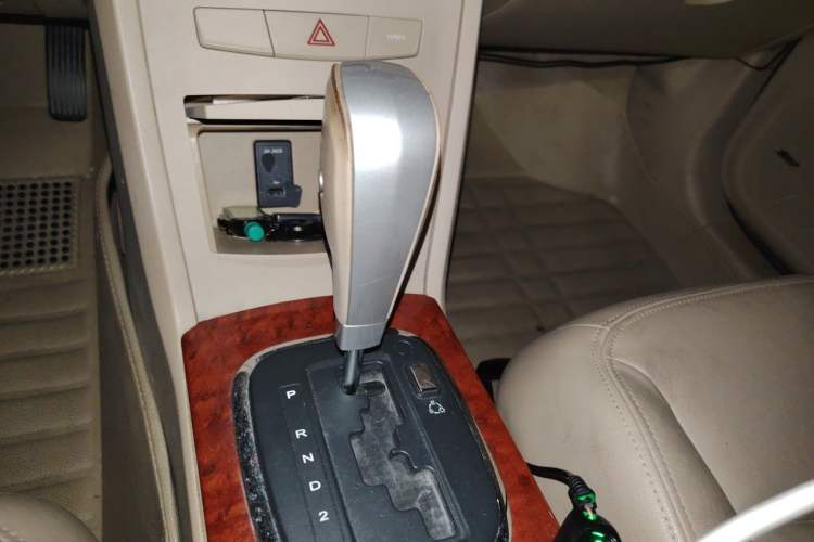 Used Roewe 350 2010 350D 1.5L Automatic Xunhao Edition Gear Lever
