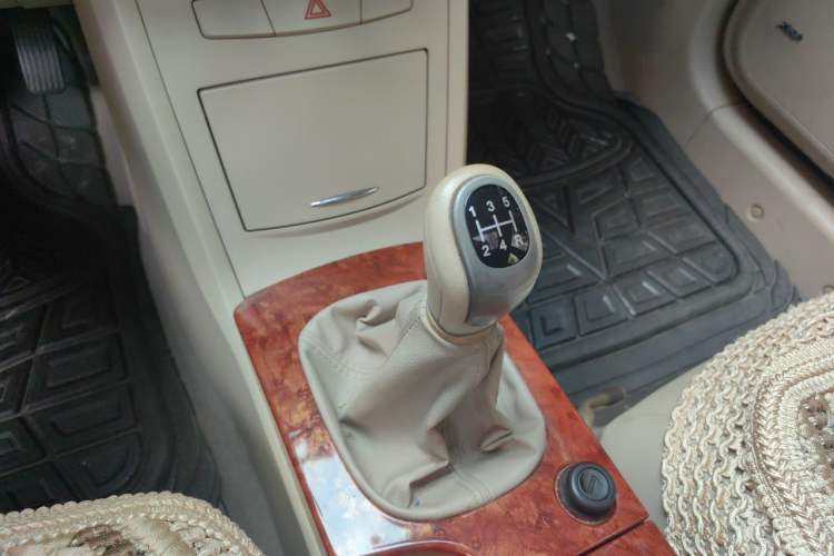 Used Roewe 350 2010 350C 1.5L Manual Xunzhi Edition Gear Lever
