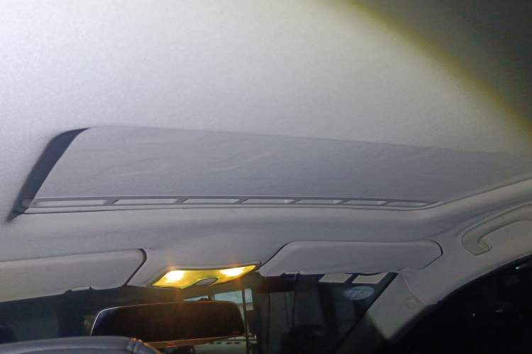 Used Roewe 350 2010 350C 1.5L Automatic Xunyi Edition Headliner