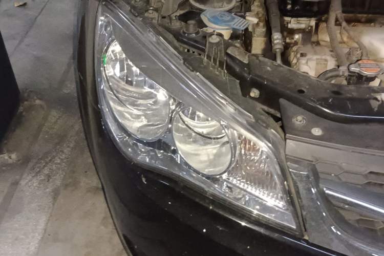 Used Roewe 350 2010 350C 1.5L Automatic Xunyi Edition Right Front Headlight