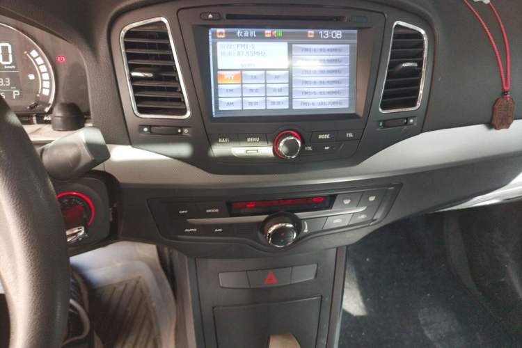 Used Roewe 350 2010 350C 1.5L Automatic Xunyi Edition Audio And AC Panel