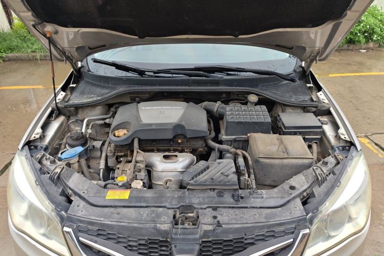 Used Roewe 350 2010 350S 1.5L Manual Xunchi Edition Engine Bay