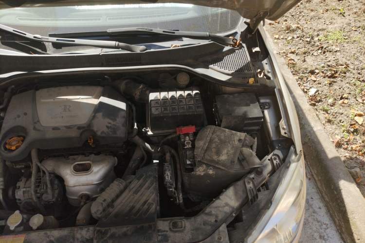 Used Roewe 350 2010 350C 1.5L Automatic Xunyi Edition Engine Bay Left