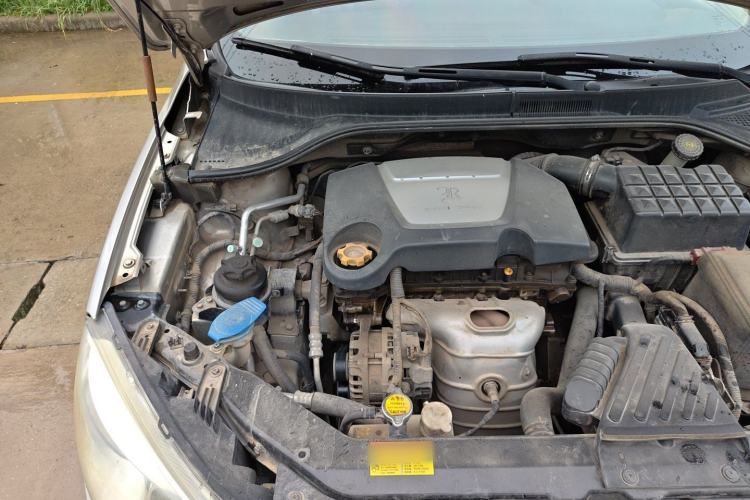 Used Roewe 350 2010 350S 1.5L Manual Xunchi Edition Engine Bay Right