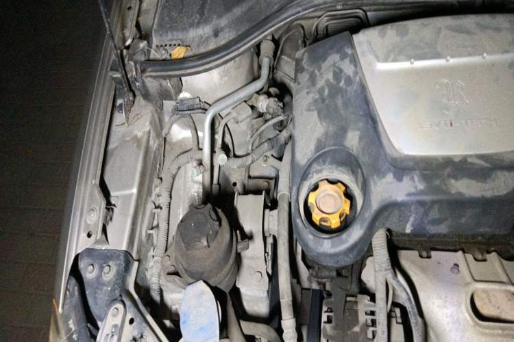 Used Roewe 350 2010 350D 1.5L Automatic Xunhao Edition Engine Bay Right