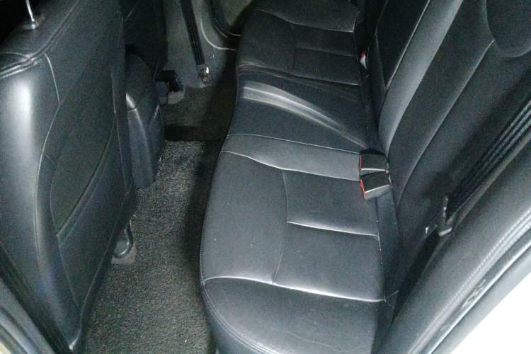 Used Roewe 350 2010 350D 1.5L Automatic Xunhao Edition Left Rear Seat