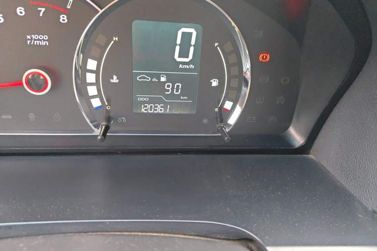 Used Roewe 350 2010 350S 1.5L Manual Xunchi Edition Odometer Close Up