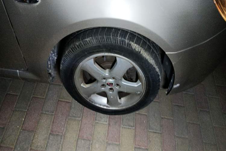 Used Roewe 350 2010 350D 1.5L Automatic Xunhao Edition Right Front Wheel Hub