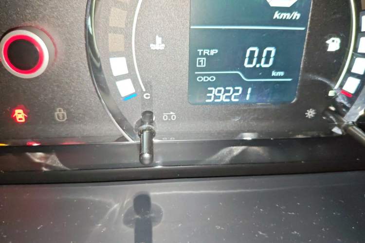 Used Roewe 350 2010 350C 1.5L Manual Xunzhi Edition Odometer Close Up