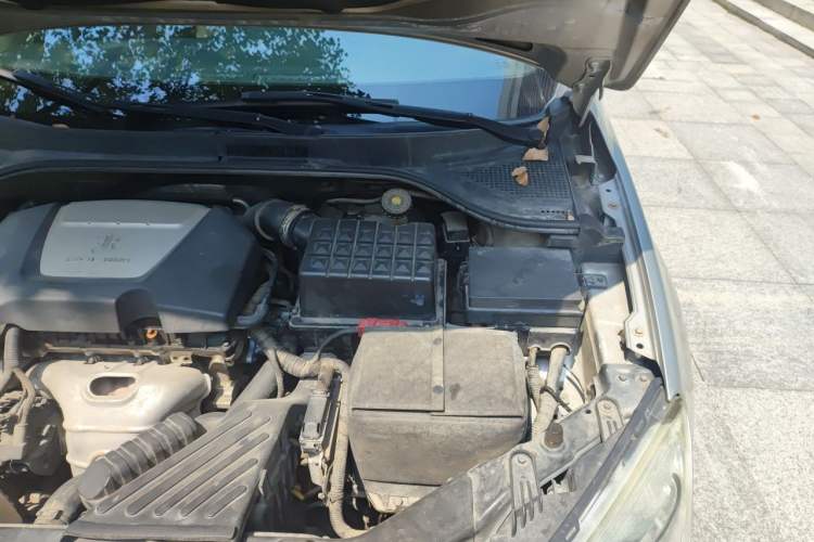 Used Roewe 350 2010 350S 1.5L Automatic Xunda Edition Engine Bay Left