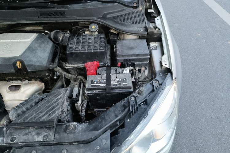 Used Roewe 350 2010 350C 1.5L Automatic Xunyi Edition Engine Bay Left