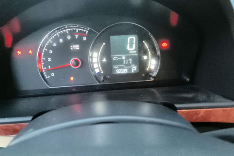 Used Roewe 350 2010 350C 1.5L Automatic Xunyi Edition Odometer Close Up