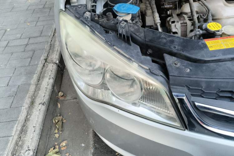 Used Roewe 350 2010 350C 1.5L Automatic Xunyi Edition Right Front Headlight