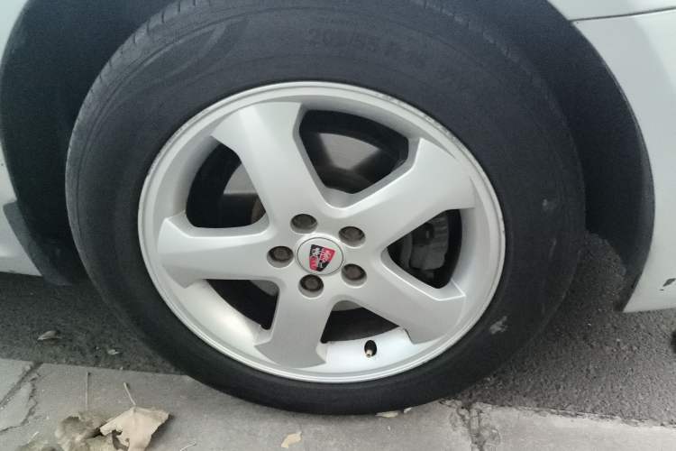 Used Roewe 350 2010 350C 1.5L Automatic Xunyi Edition Right Front Wheel Hub
