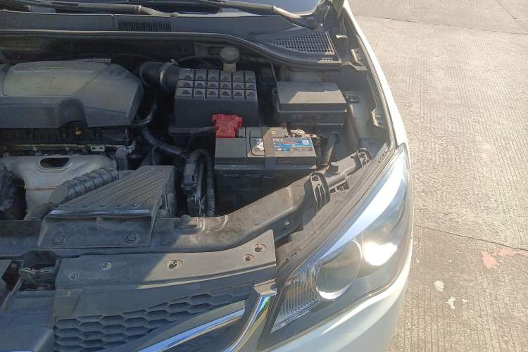 Used Roewe 350 2010 350C 1.5L Automatic Xunyi Edition Engine Bay Left
