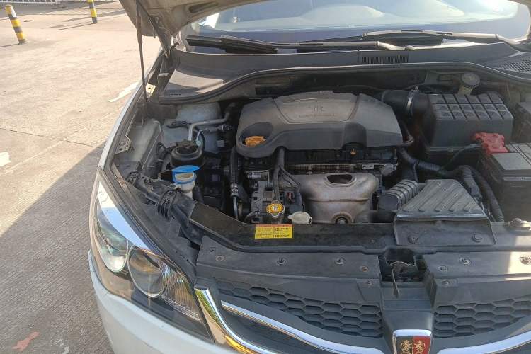 Used Roewe 350 2010 350C 1.5L Automatic Xunyi Edition Engine Bay Right