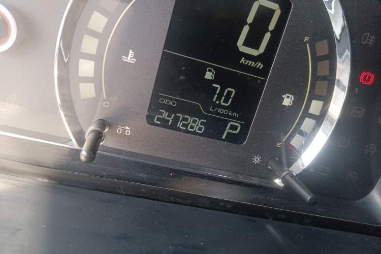 Used Roewe 350 2010 350C 1.5L Automatic Xunyi Edition Odometer Close Up
