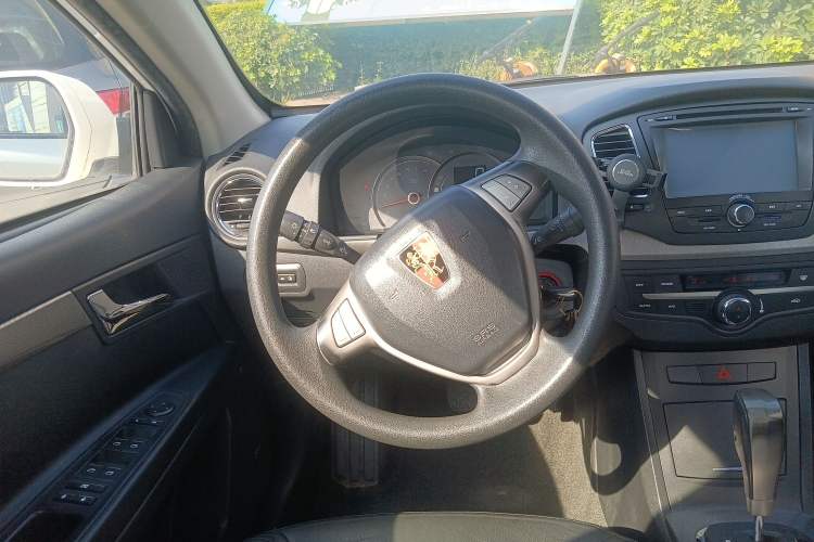 Used Roewe 350 2010 350C 1.5L Automatic Xunyi Edition Steering Wheel