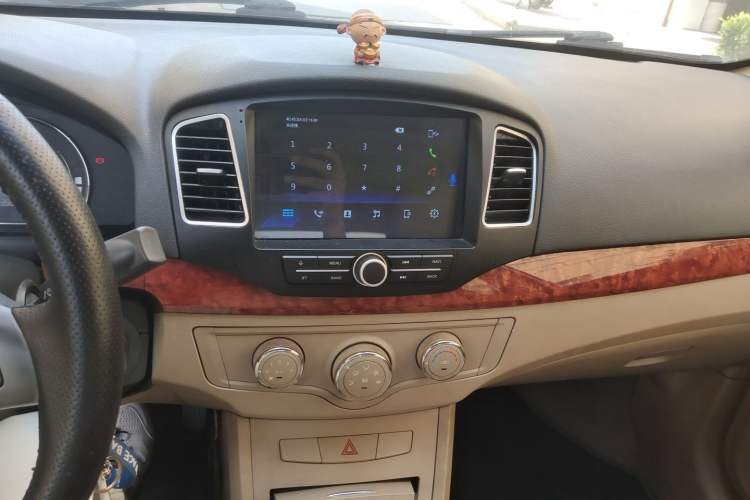 Used Roewe 350 2010 350C 1.5L Manual Xunzhi Edition Audio And AC Panel