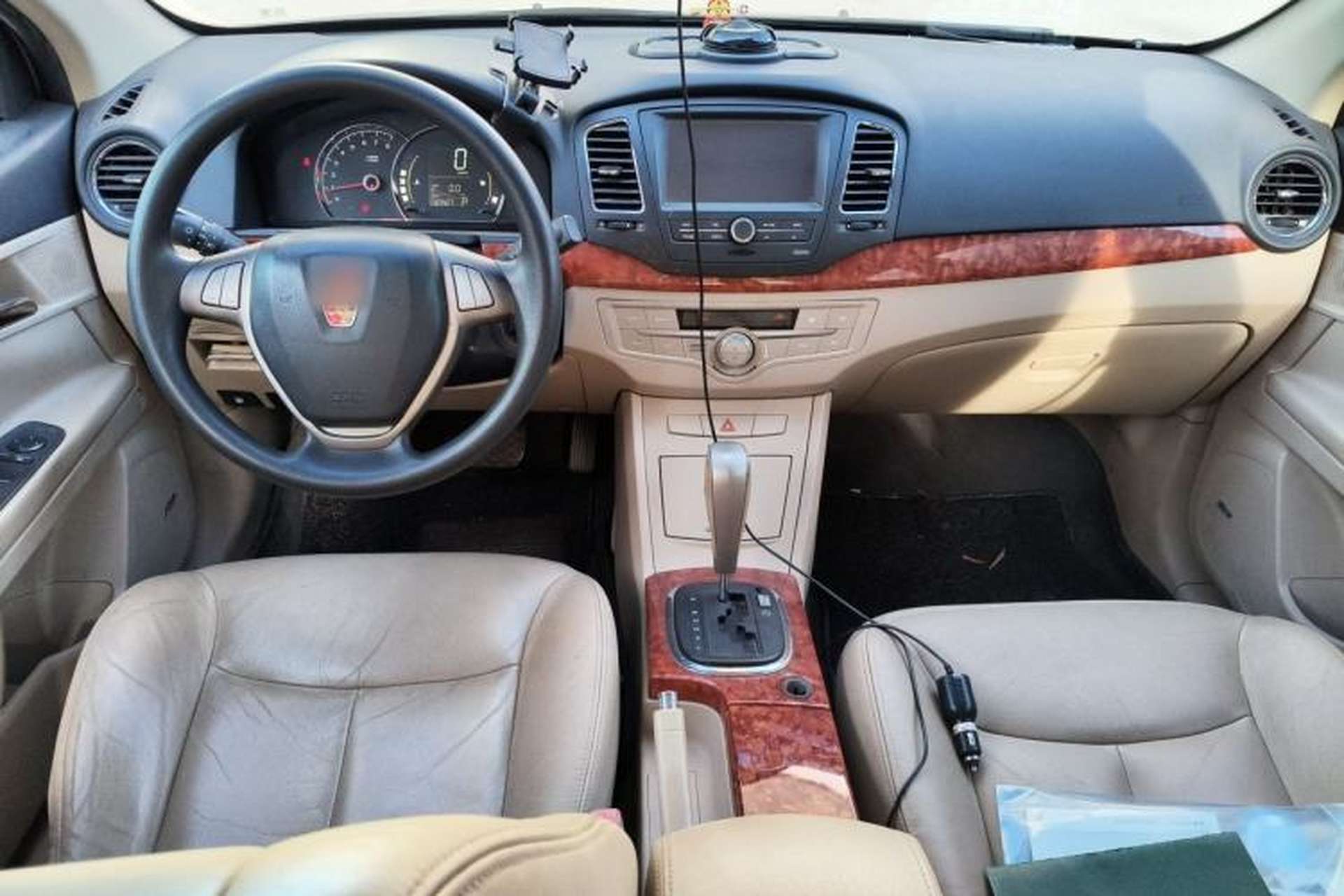 Used Roewe 350 2010 350C 1.5L Automatic Xunyi Edition Center Console