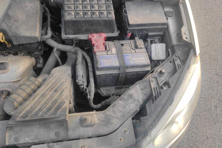 Used Roewe 350 2010 350C 1.5L Automatic Xunyi Edition Engine Bay Left