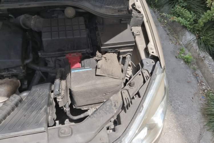 Used Roewe 350 2010 350C 1.5L Manual Xunzhi Edition Engine Bay Left