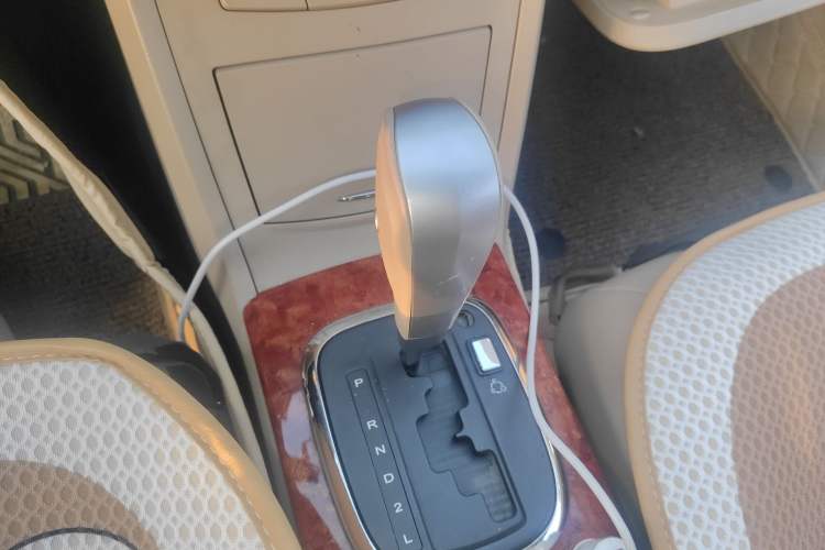 Used Roewe 350 2010 350C 1.5L Automatic Xunyi Edition Gear Lever
