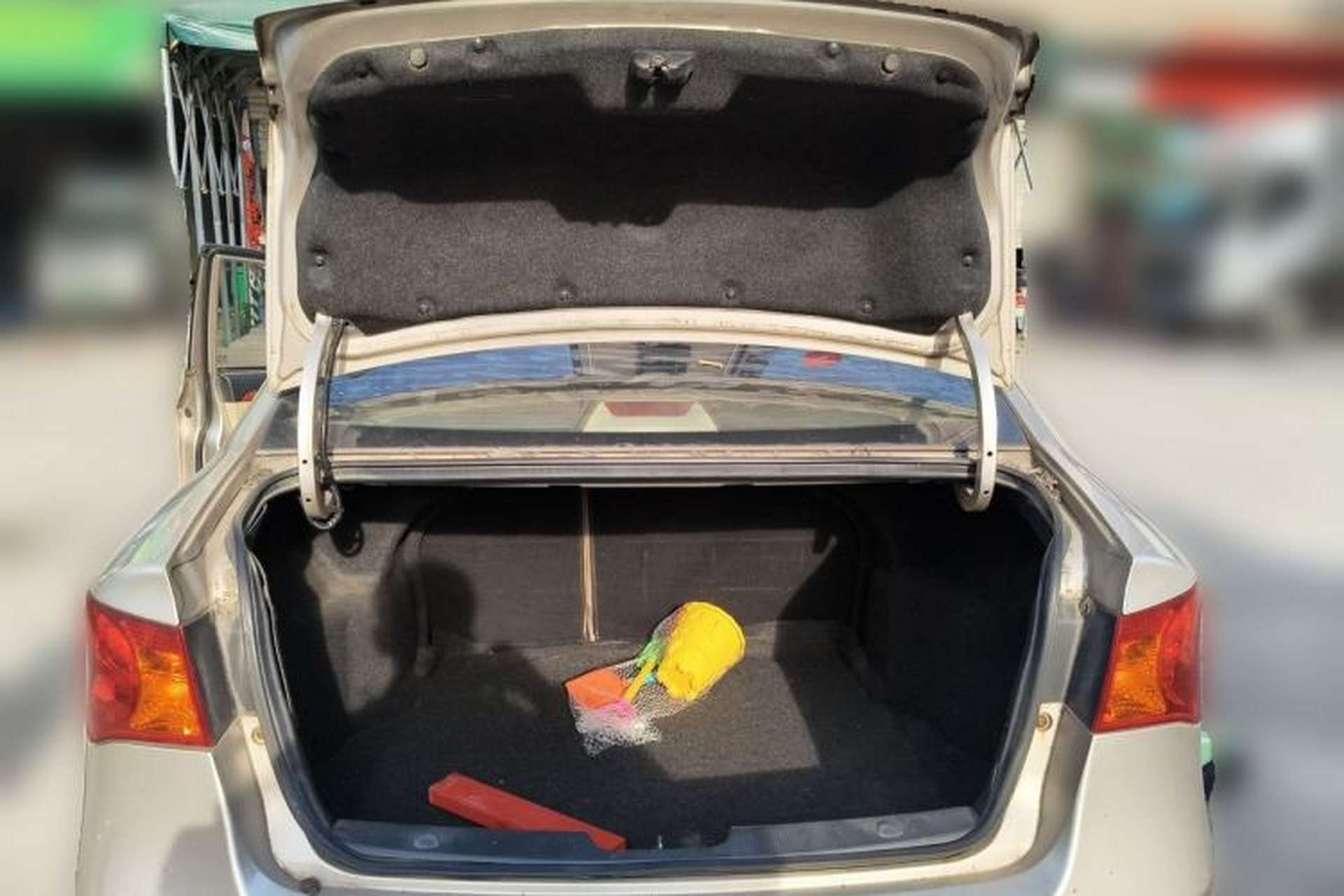 Used Roewe 350 2010 350C 1.5L Automatic Xunyi Edition Trunk