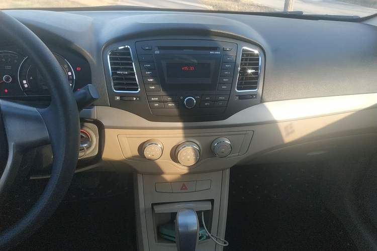Used Roewe 350 2011 350S 1.5L Automatic Xunda Edition Audio And AC Panel