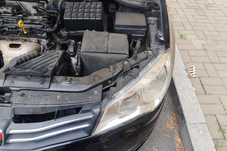 Used Roewe 350 2011 350D 1.5L Automatic Xunhao Edition Engine Bay Left