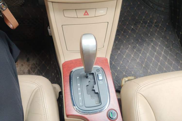 Used Roewe 350 2011 350D 1.5L Automatic Xunhao Edition Gear Lever