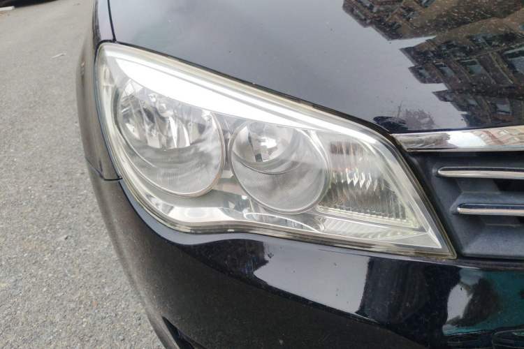 Used Roewe 350 2011 350D 1.5L Automatic Xunhao Edition Right Front Headlight