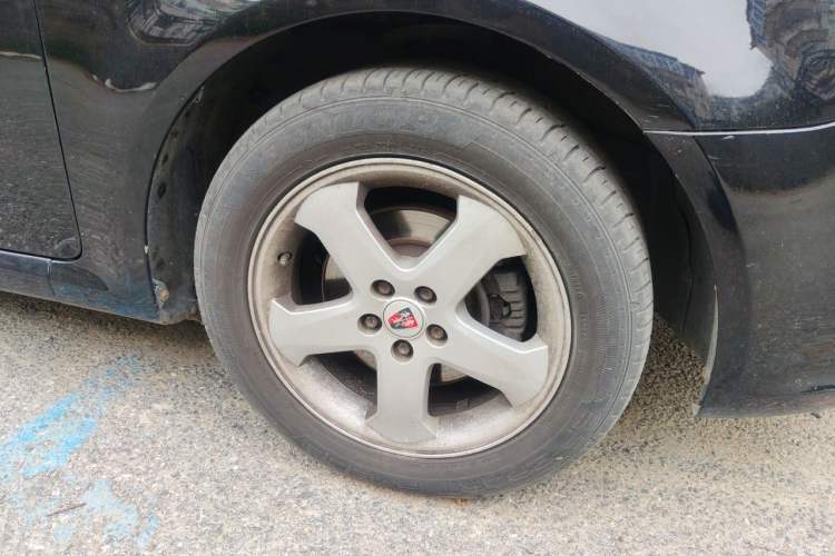 Used Roewe 350 2011 350D 1.5L Automatic Xunhao Edition Right Front Wheel Hub