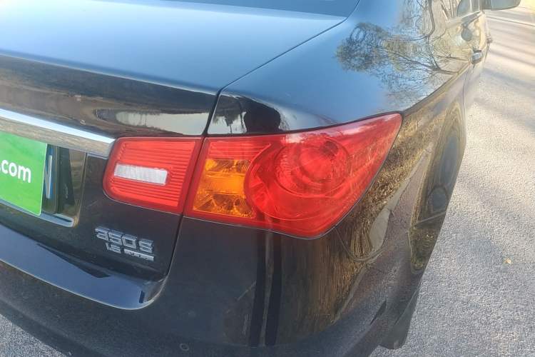 Used Roewe 350 2011 350S 1.5L Automatic Xunda Edition Right Rear Taillight