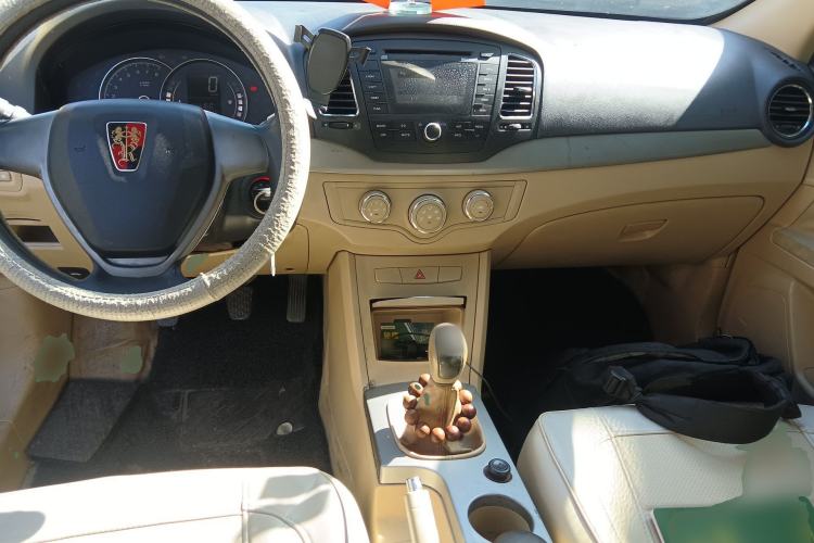 Used Roewe 350 2011 350S 1.5L Manual Xunchi Edition Center Console