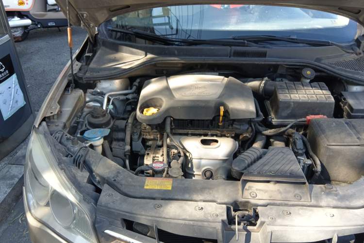Used Roewe 350 2011 350S 1.5L Manual Xunchi Edition Engine Bay Right