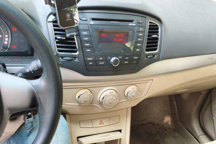 Used Roewe 350 2011 350S 1.5L Manual Xunchi Edition Audio And AC Panel