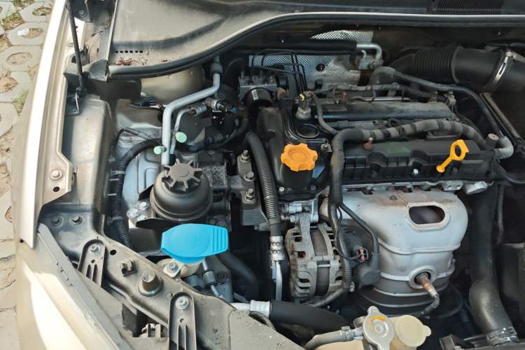 Used Roewe 350 2011 350S 1.5L Automatic Xunda Edition Engine Bay Right