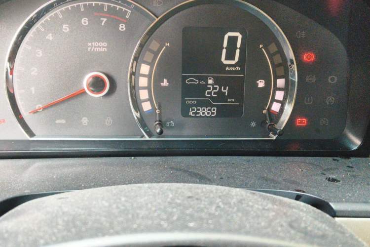 Used Roewe 350 2011 350S 1.5L Manual Xunchi Edition Odometer Close Up