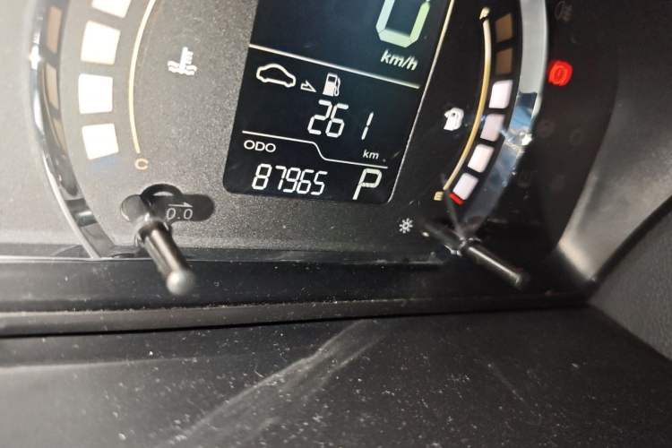Used Roewe 350 2011 350S 1.5L Automatic Xunda Edition Odometer Close Up