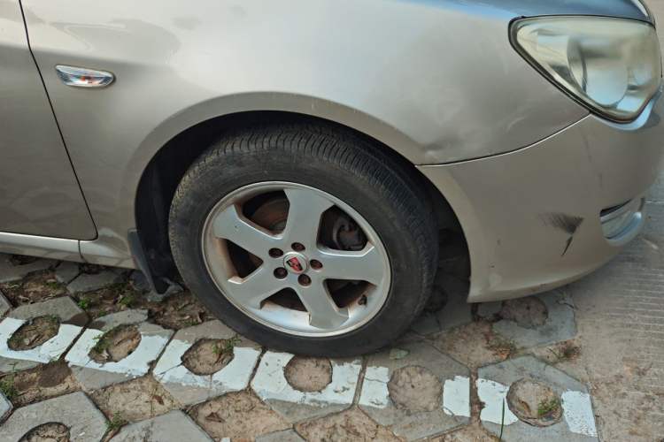 Used Roewe 350 2011 350S 1.5L Automatic Xunda Edition Right Front Wheel Hub
