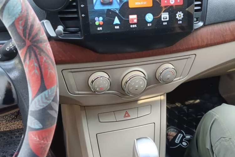 Used Roewe 350 2011 350S 1.5L Automatic Xunyue Edition Audio And AC Panel