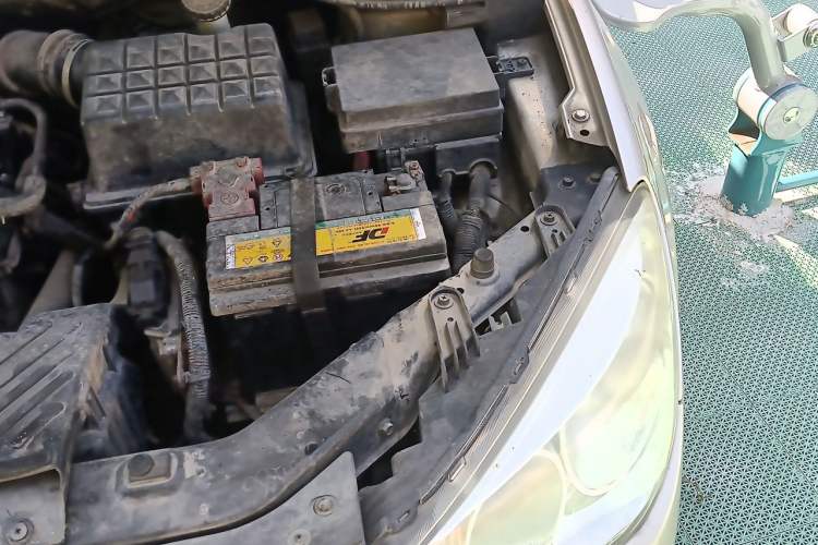 Used Roewe 350 2011 350S 1.5L Automatic Xunyue Edition Engine Bay Left